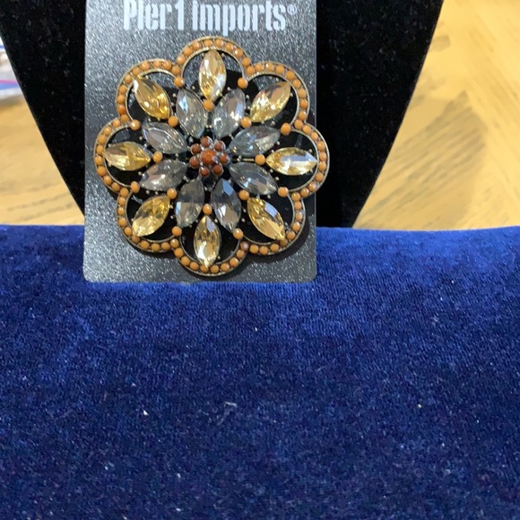 Brooch - Picture 3 of 3